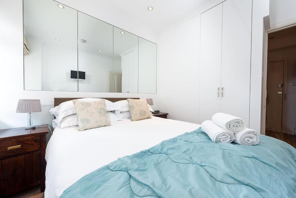 Chic Apartment - Fabulous Central Location In Zone 1 London Exteriör bild