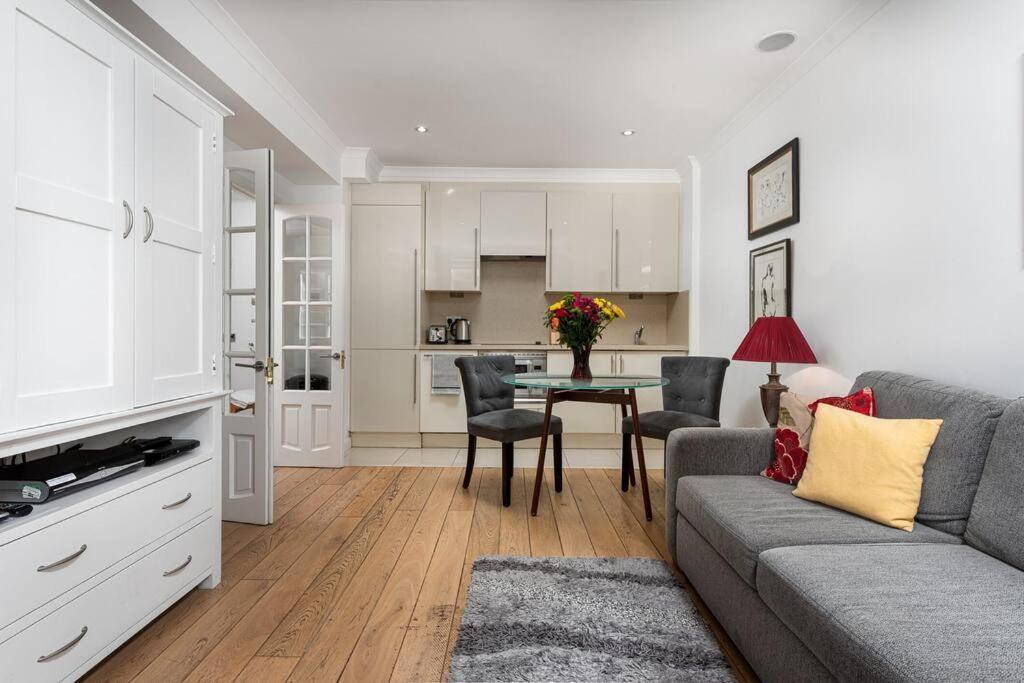 Chic Apartment - Fabulous Central Location In Zone 1 London Exteriör bild
