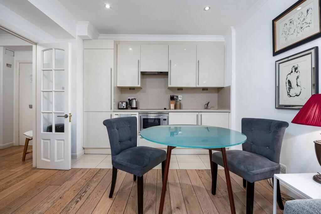 Chic Apartment - Fabulous Central Location In Zone 1 London Exteriör bild