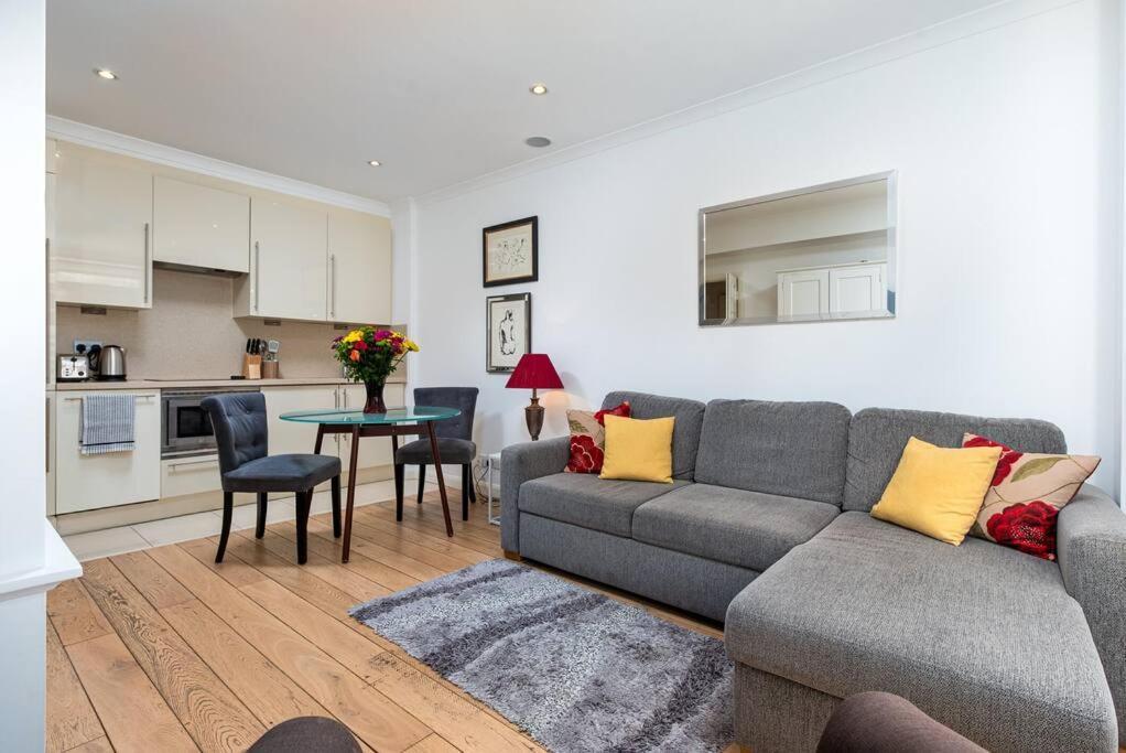 Chic Apartment - Fabulous Central Location In Zone 1 London Exteriör bild